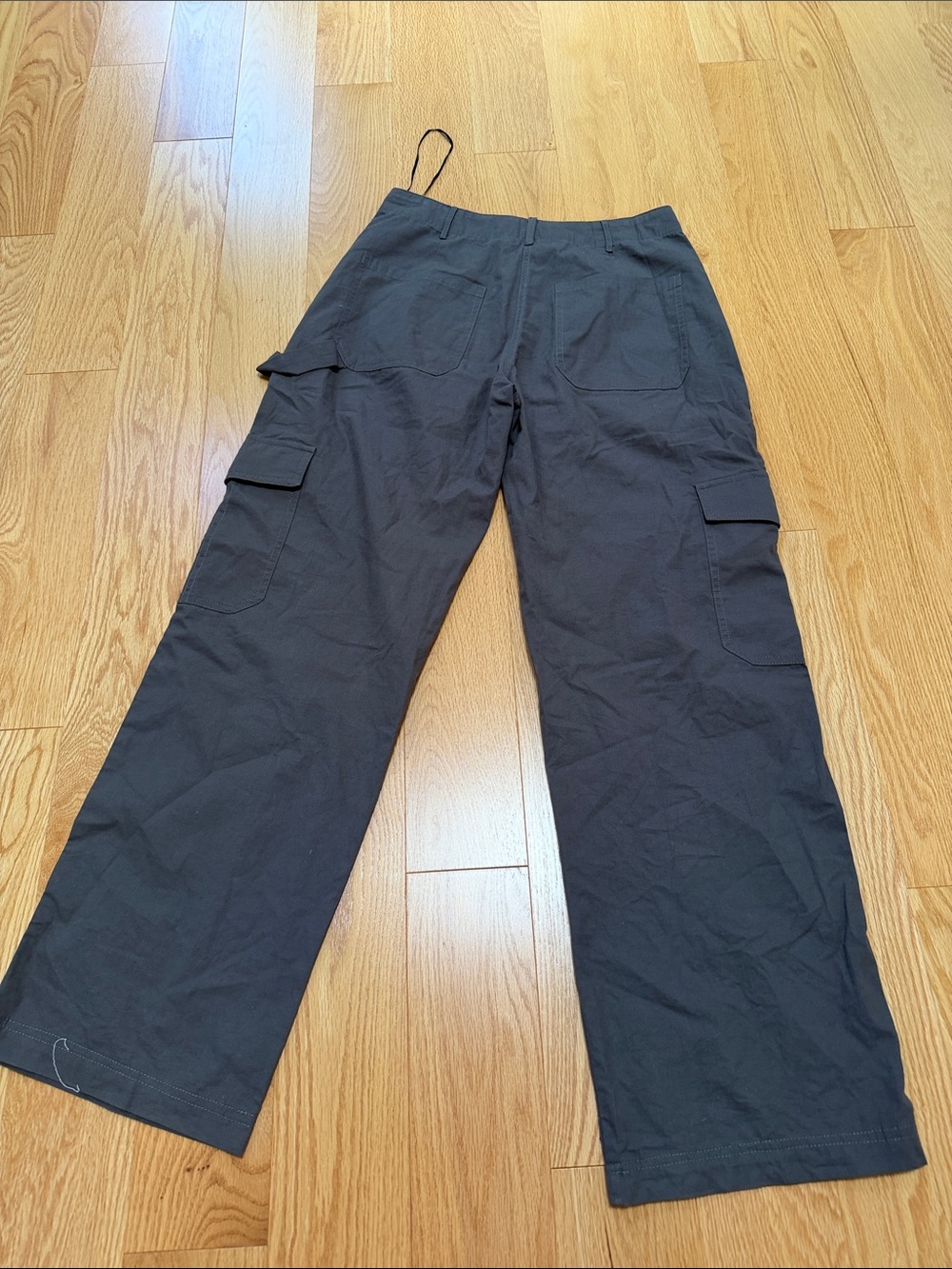 White fox charcoal gray small cargo pants. - Picture 8 of 9